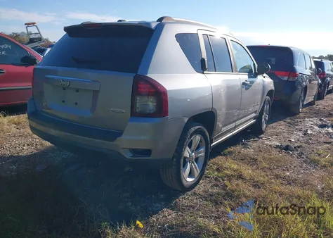 2015 Jeep Compass Latitude z USA, uszkodzony, nr VIN 1C4NJDEB3FD208461